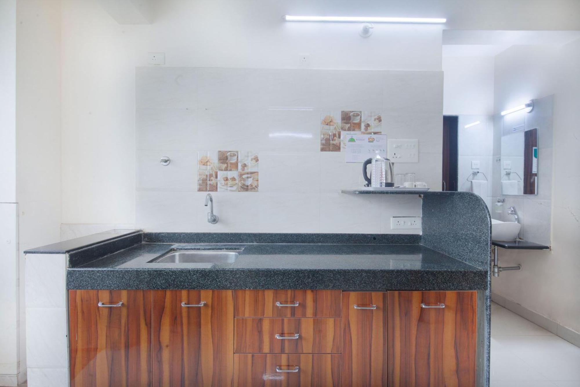 Treebo Park View Hadapsar Hotel Pune Luaran gambar